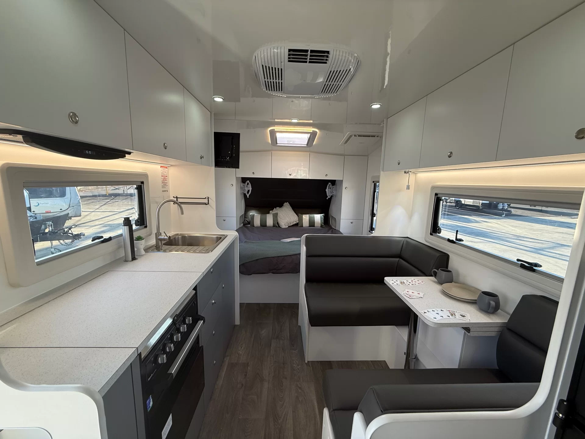 18 Series SuperX Caravan