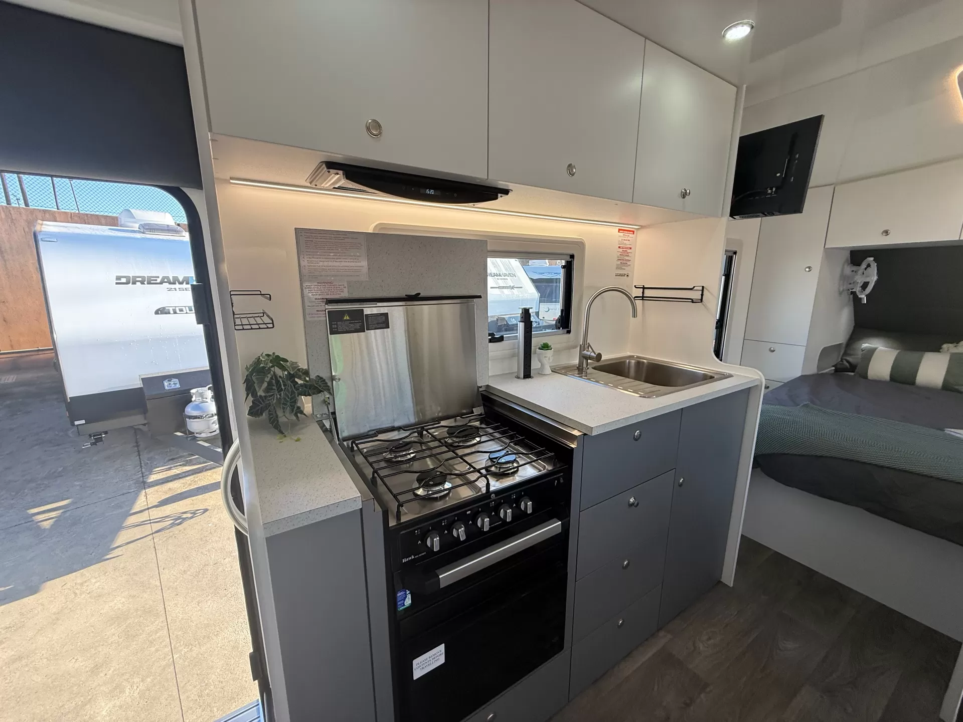 18 Series SuperX Caravan