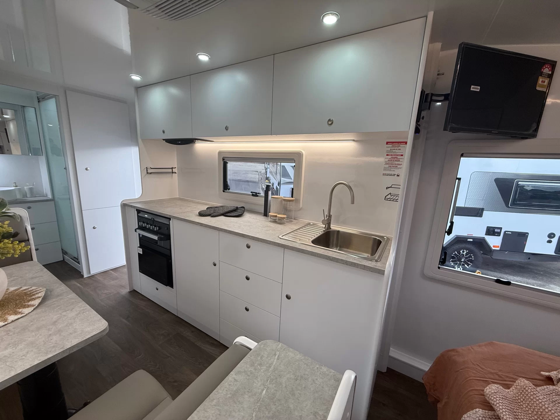 20 Series SuperX Caravan