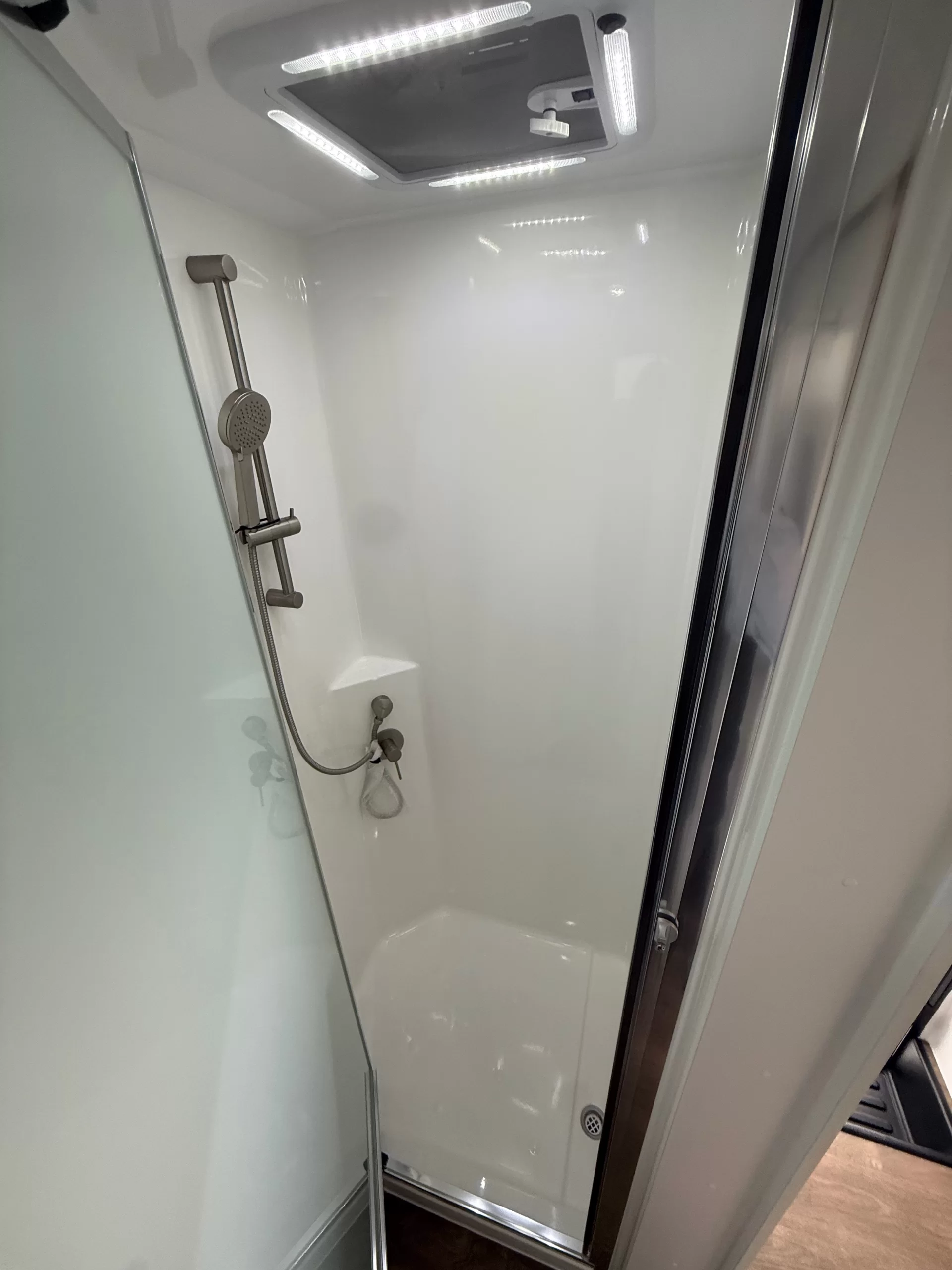 20 Series SuperX Caravan