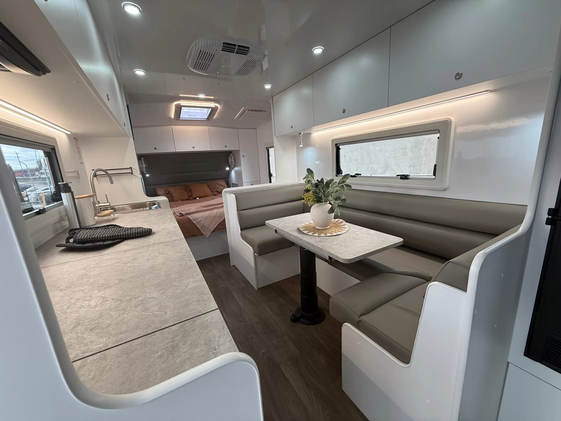 20 Series SuperX Caravan