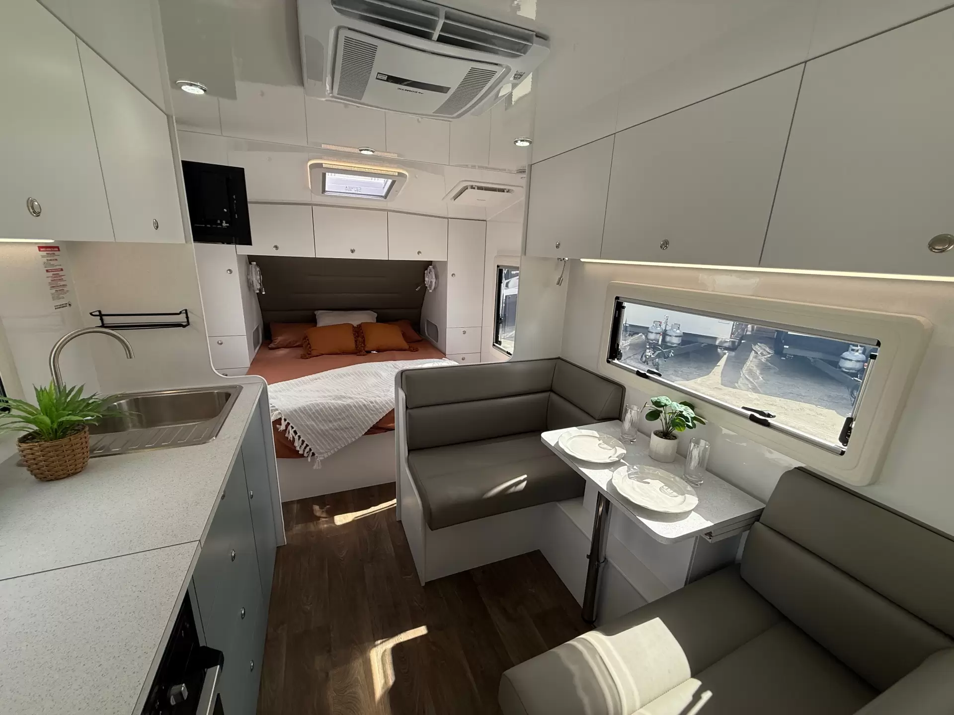 19 Series Super X Caravan