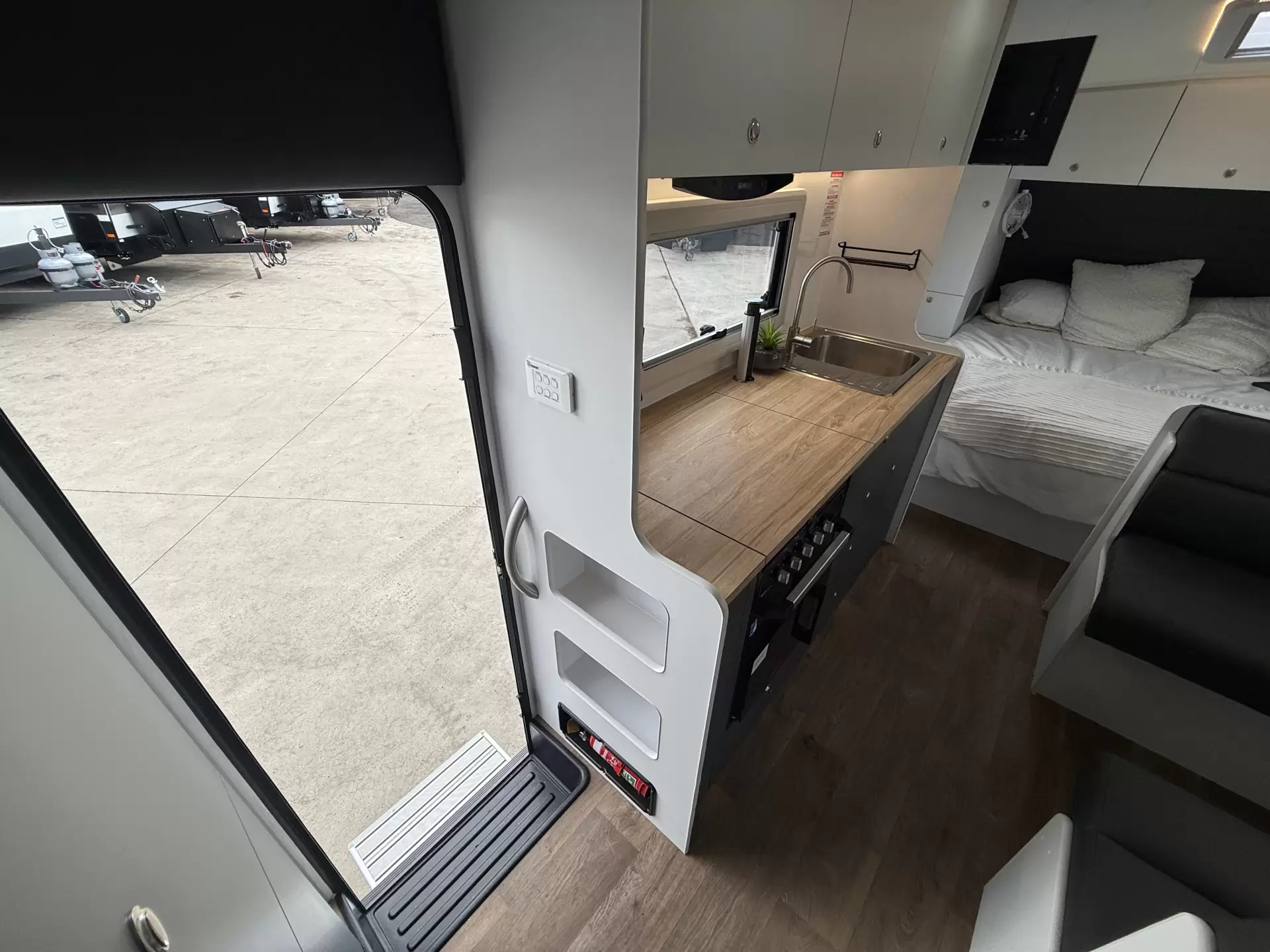18 Series SuperX Caravan