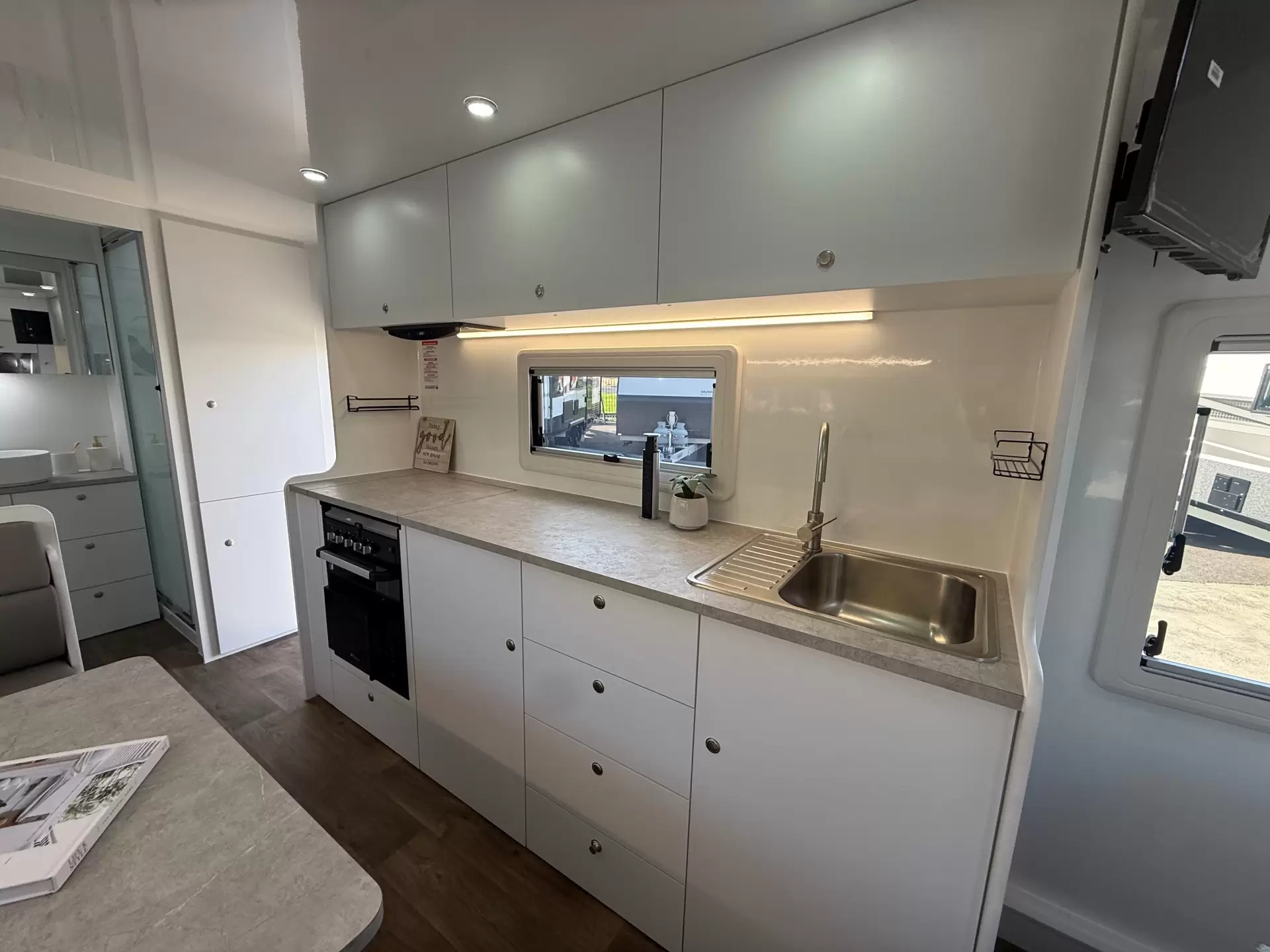 20 Series SuperX Caravan