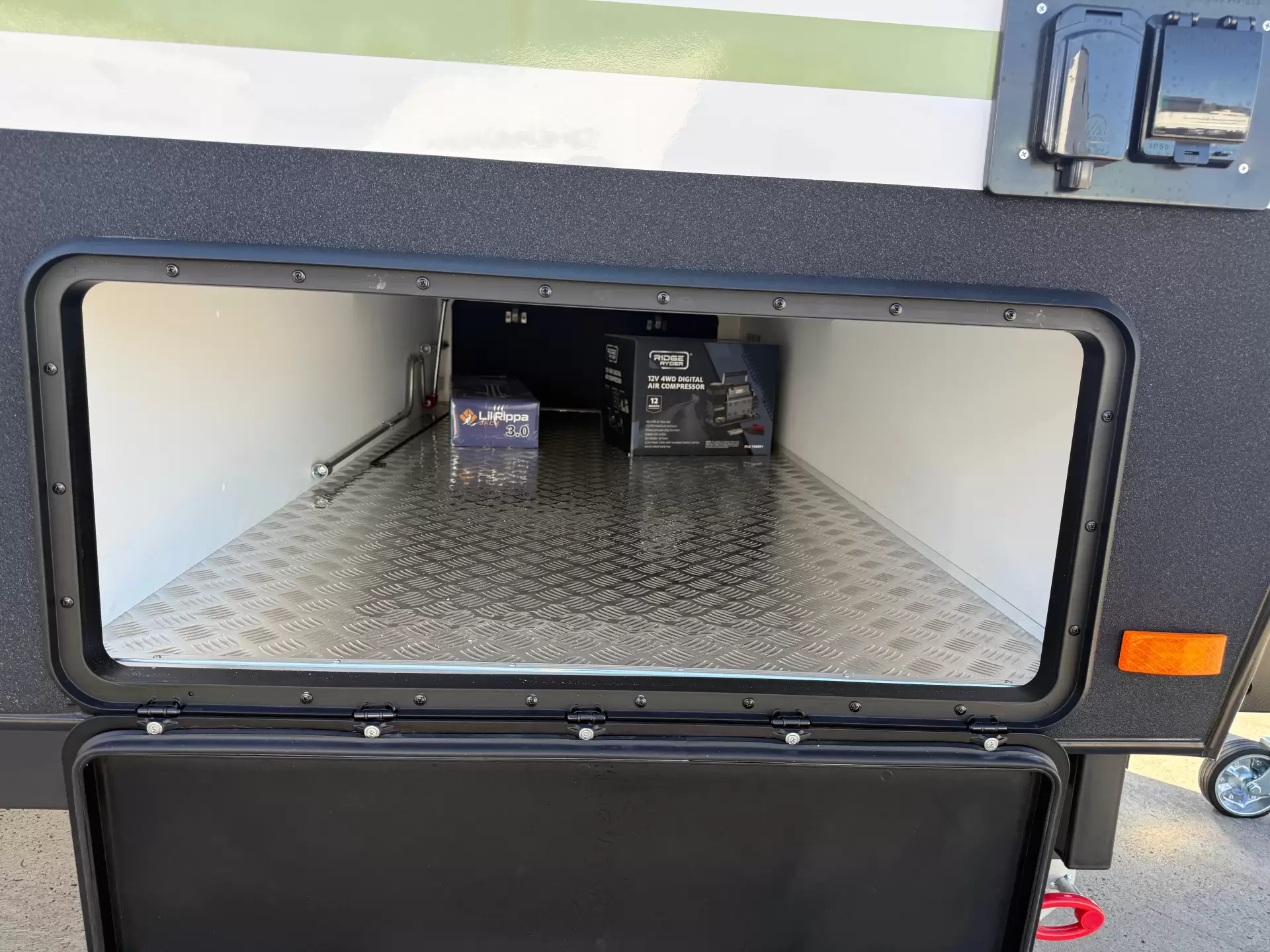 21 Series Family SuperX Caravan