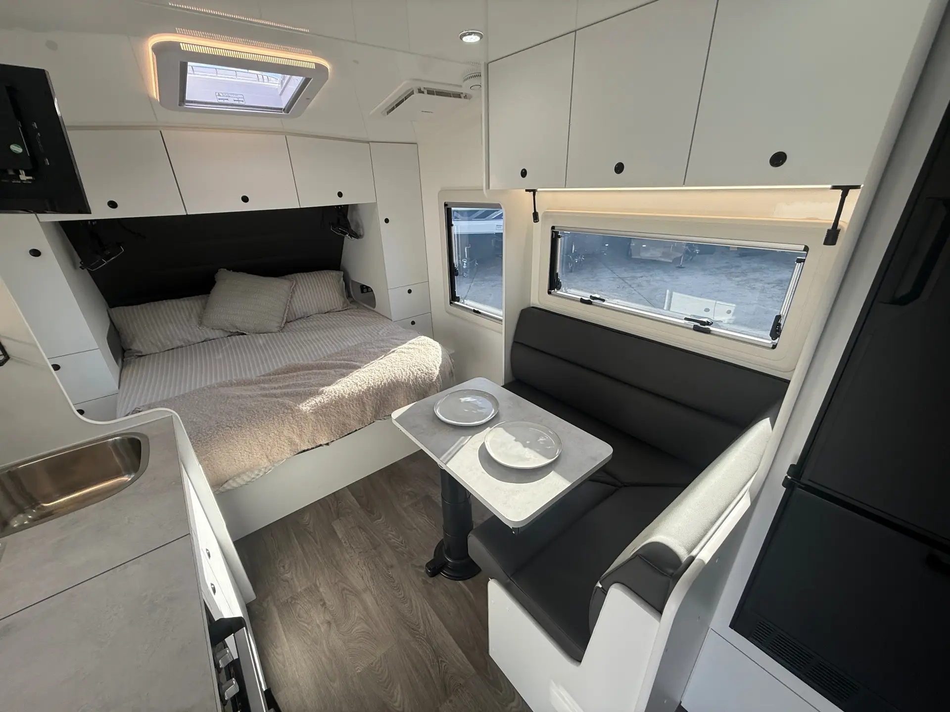 15 Series SuperX Caravan