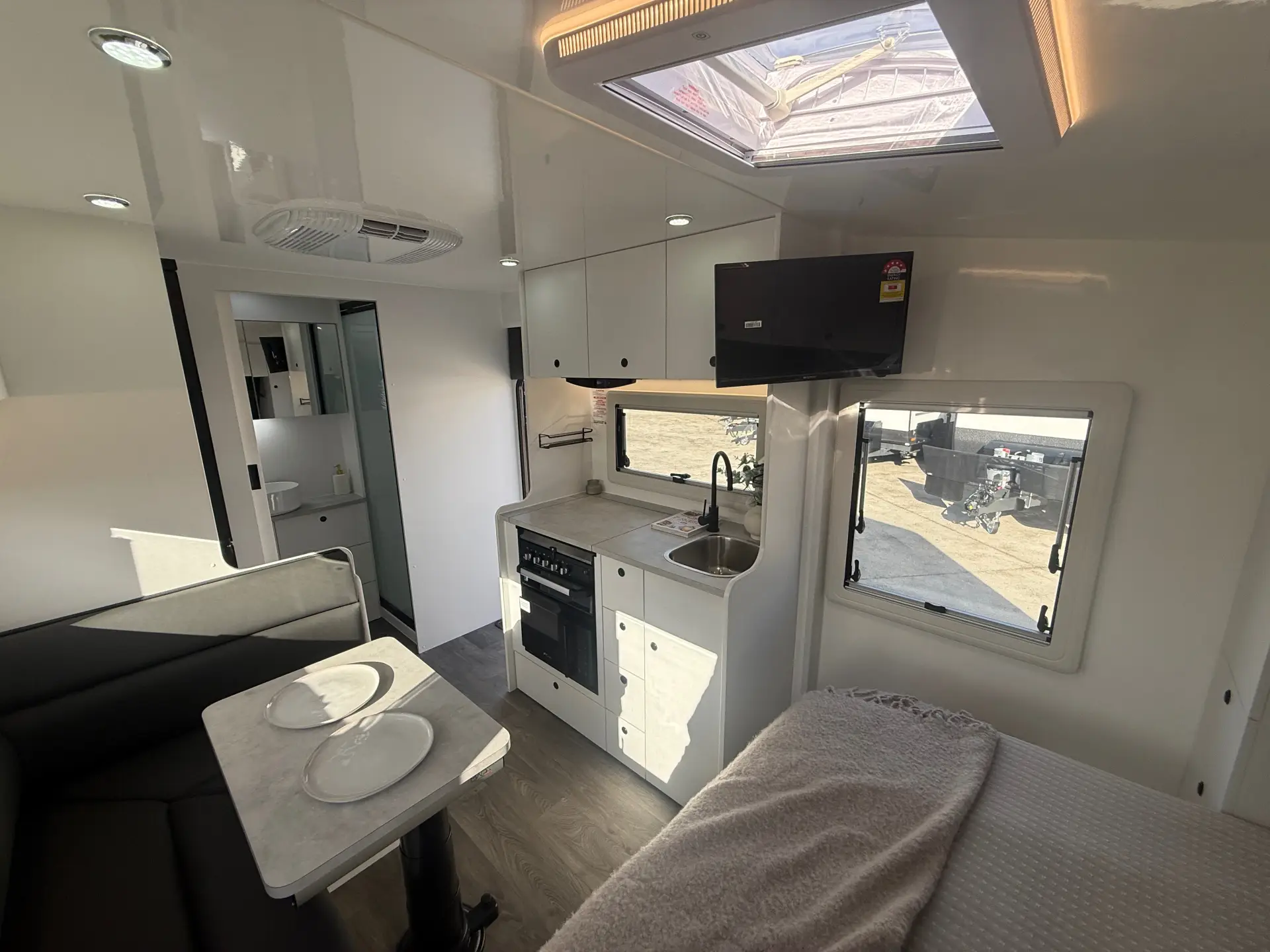 15 Series SuperX Caravan