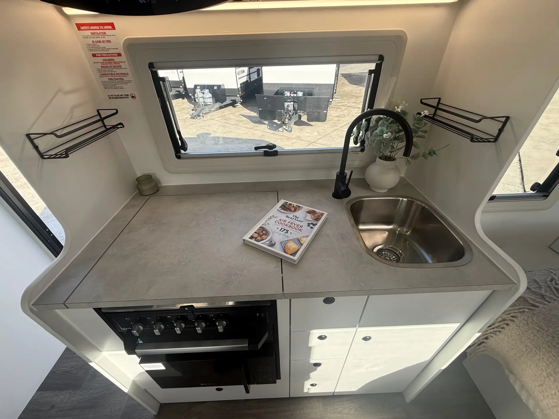15 Series SuperX Caravan