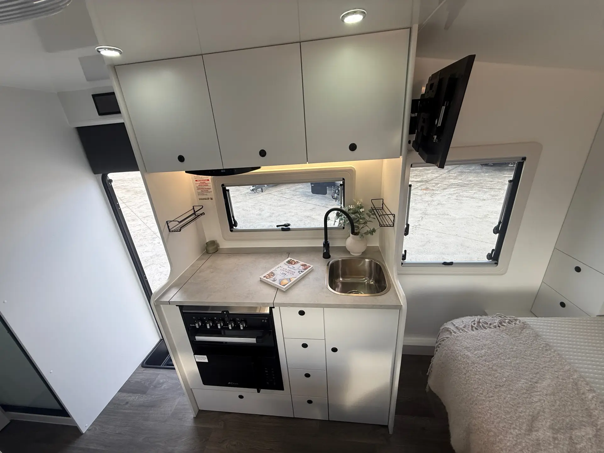 15 Series SuperX Caravan