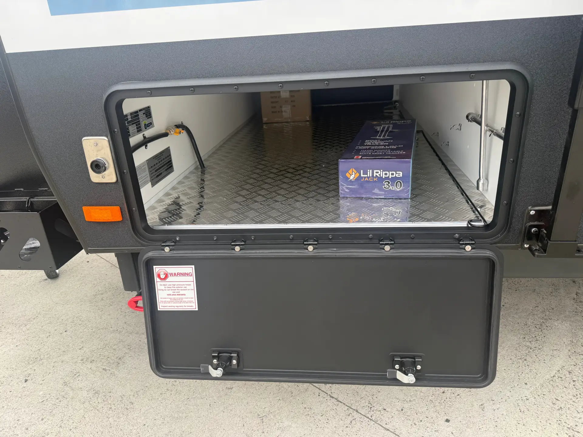 19 Series SuperX Caravan Image