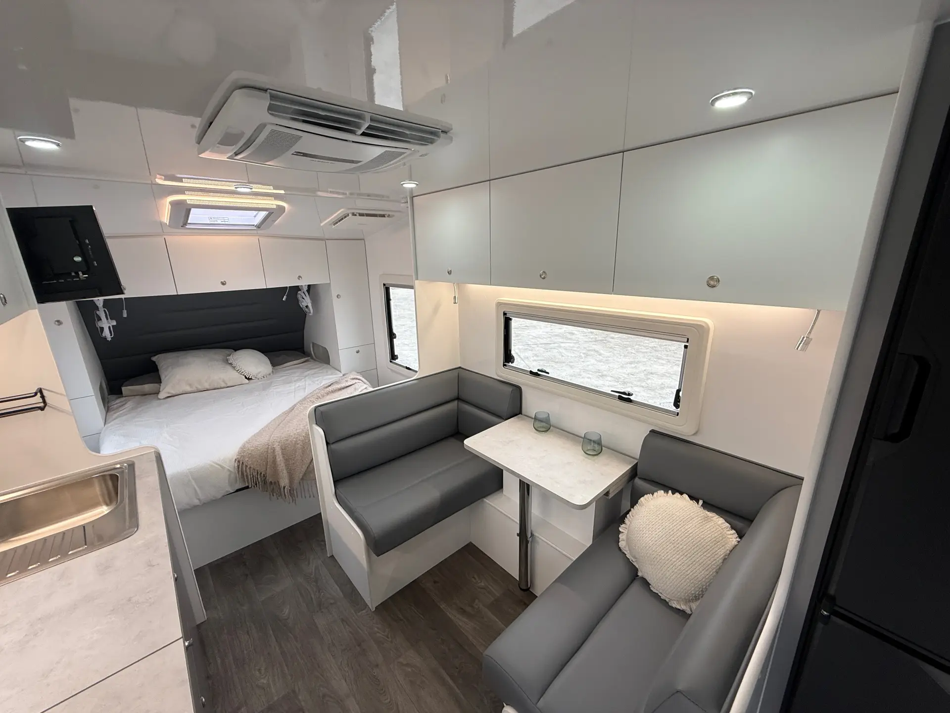 19 Series SuperX Caravan Image