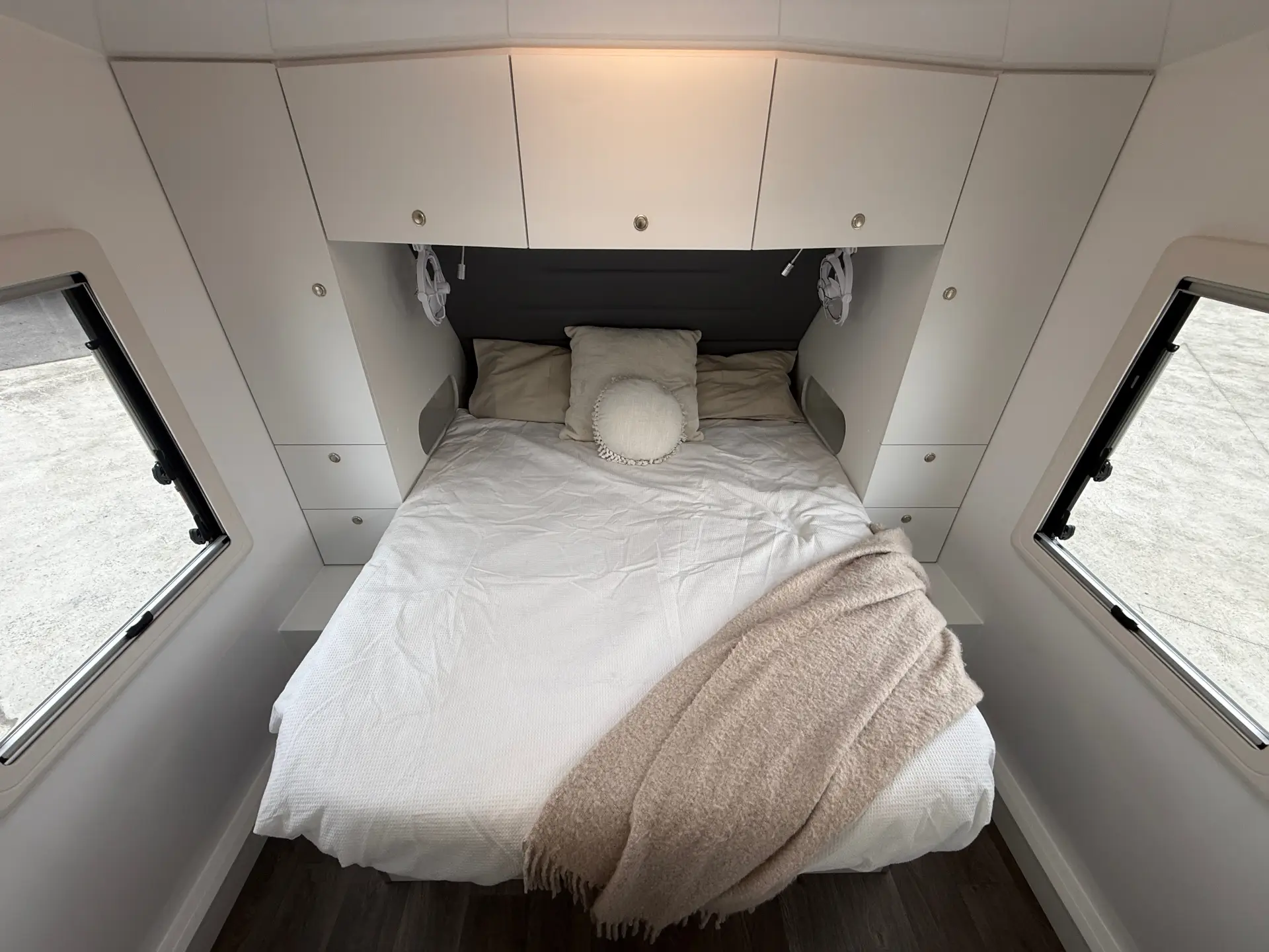 19 Series SuperX Caravan Image