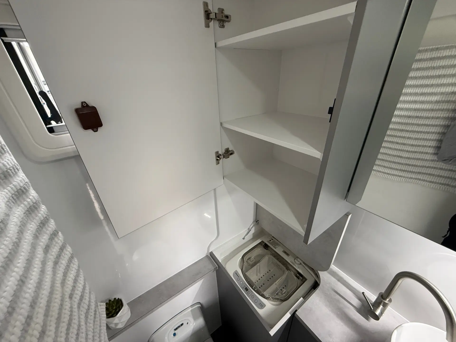 19 Series SuperX Caravan Image