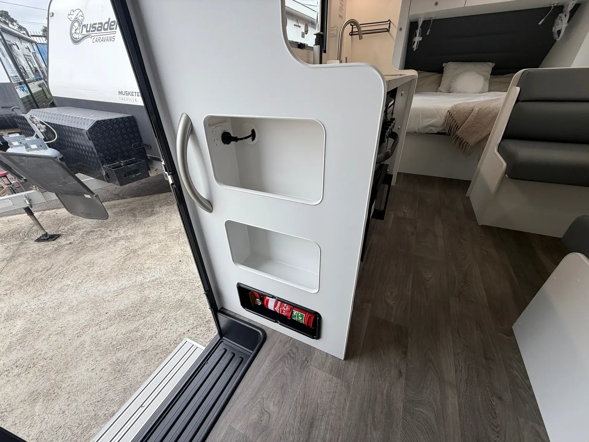 19 Series SuperX Caravan Image