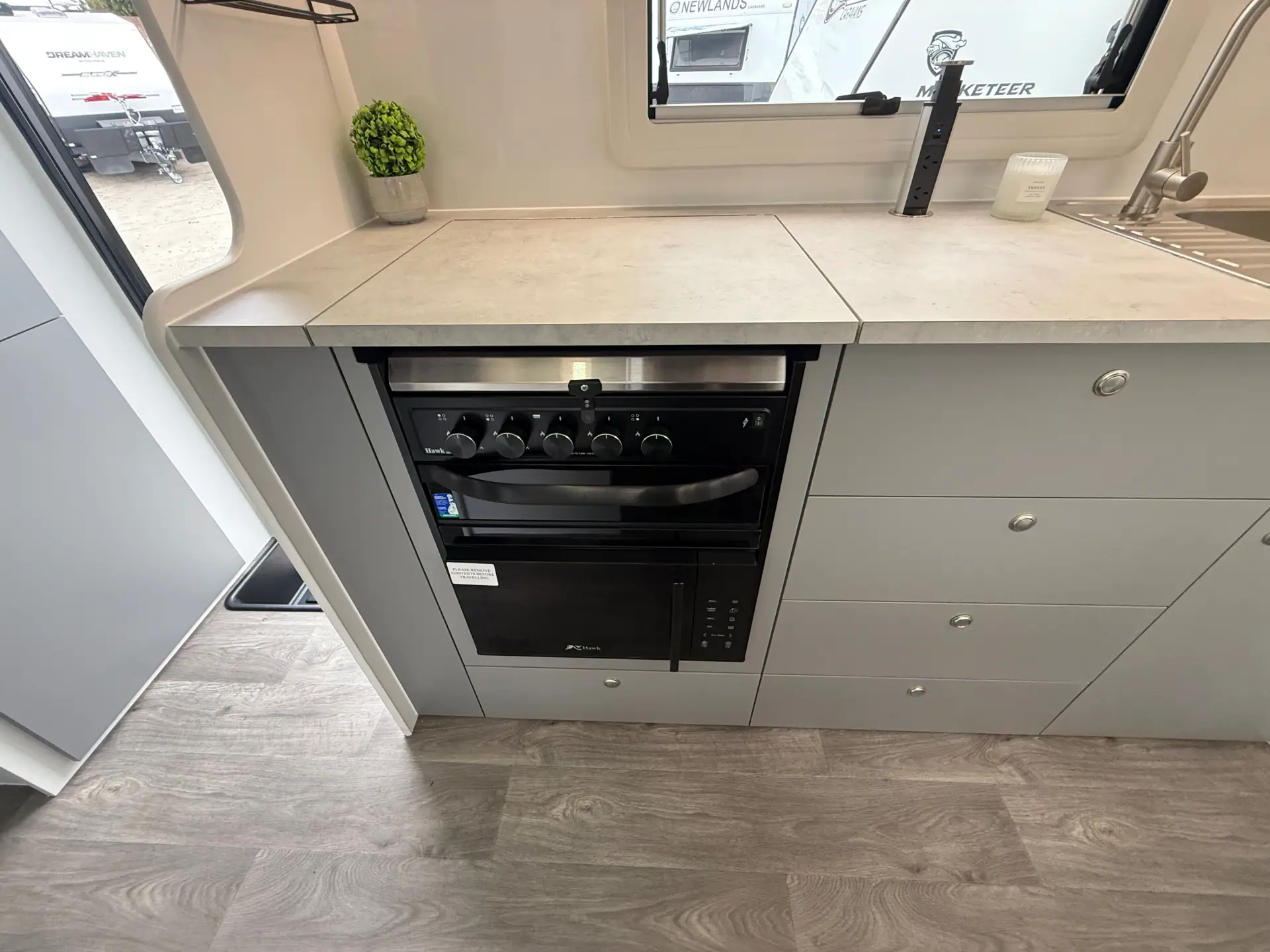 19 Series SuperX Caravan Image