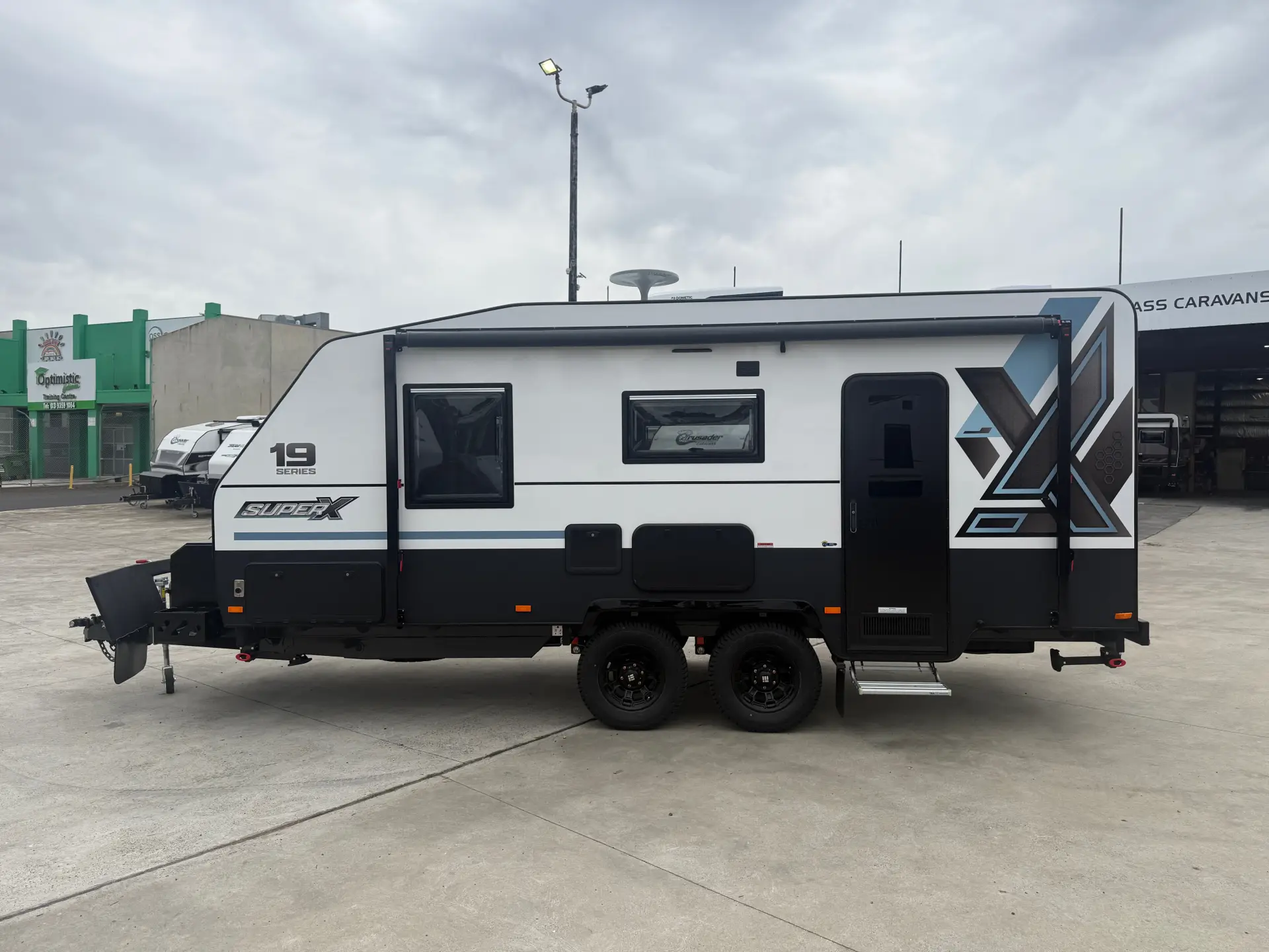 19 Series SuperX Caravan Image