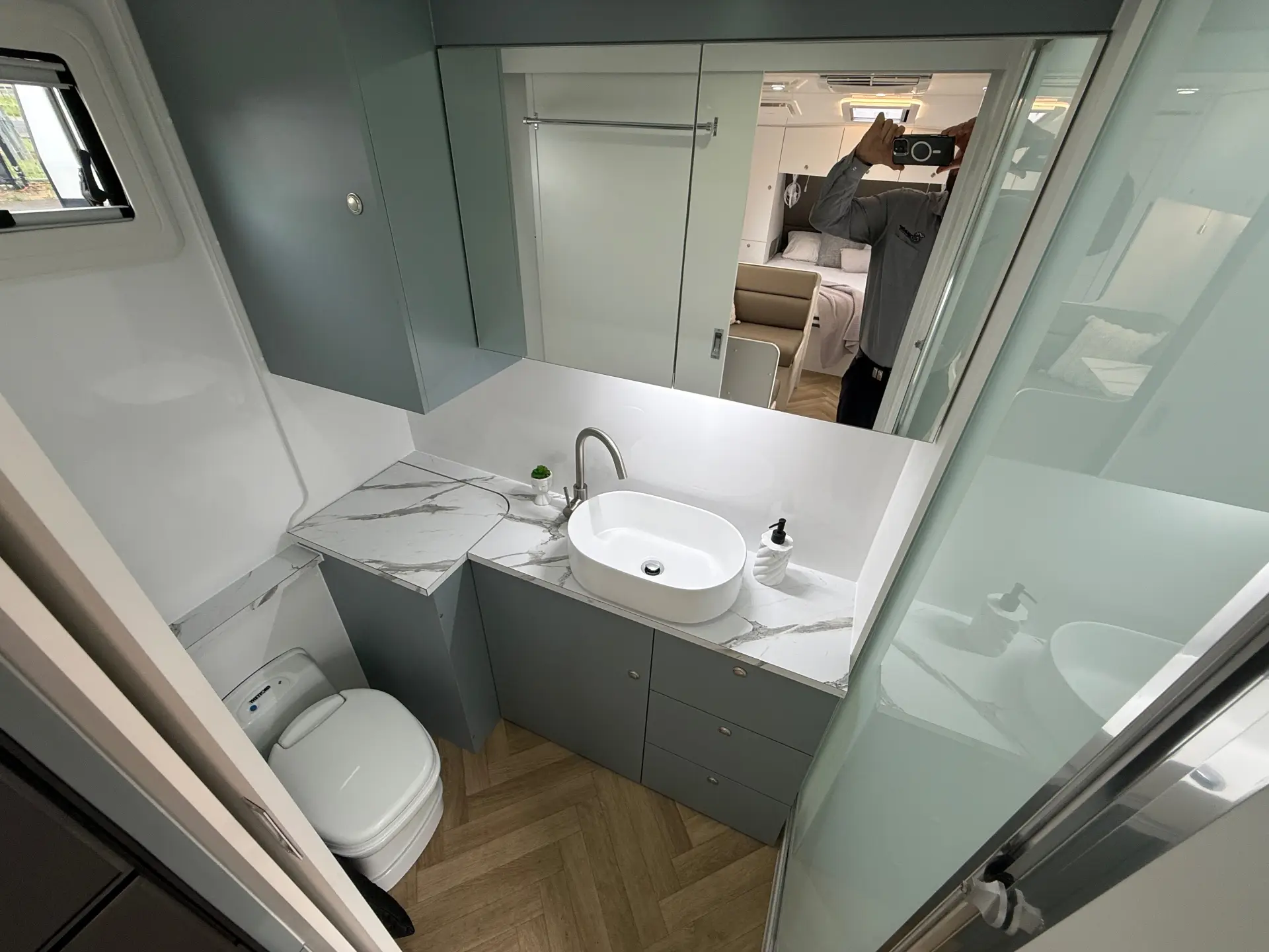 18 Series SuperX Caravan Image