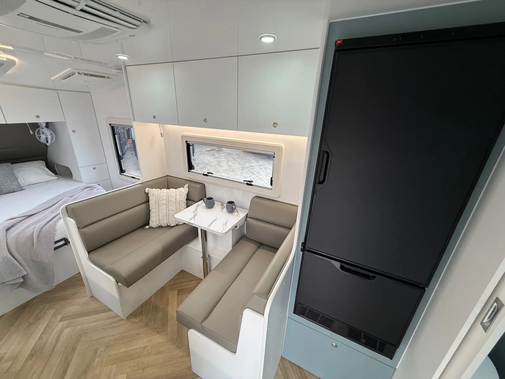 18 Series SuperX Caravan Image