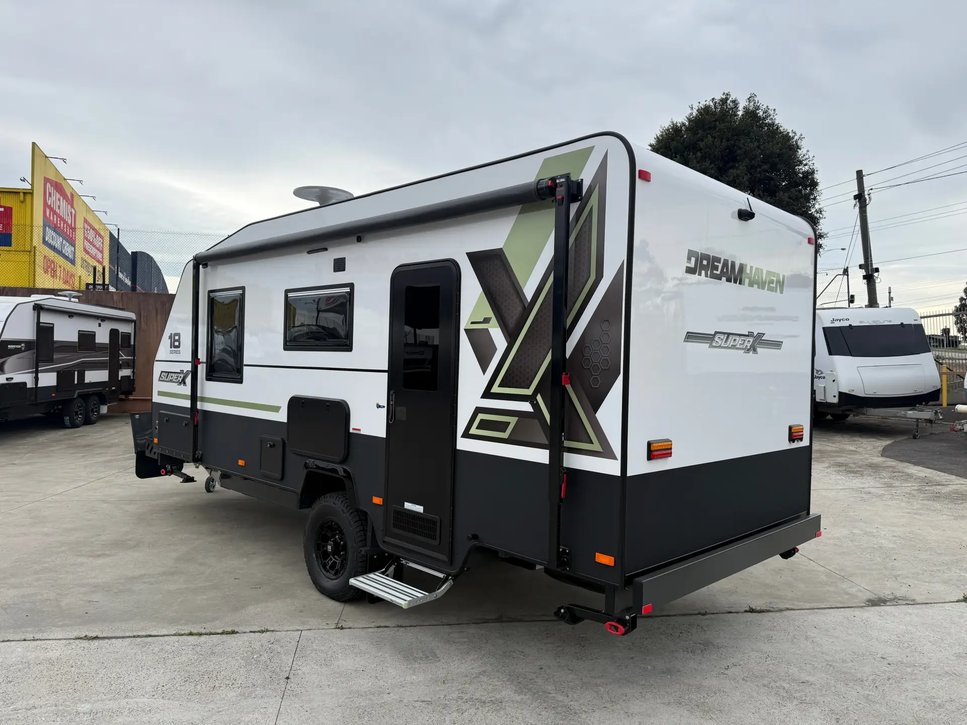 18 Series SuperX Caravan Image
