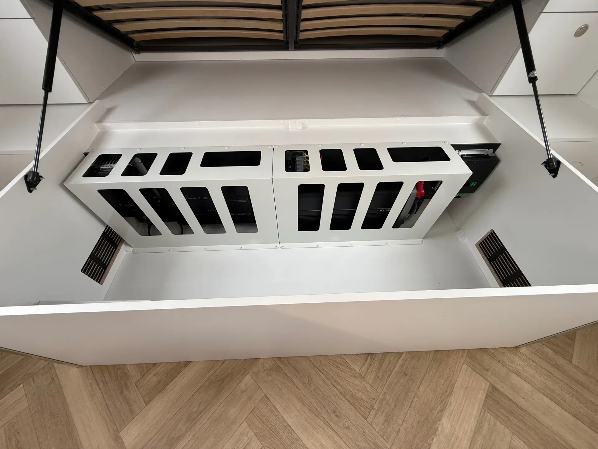 18 Series SuperX Caravan Image