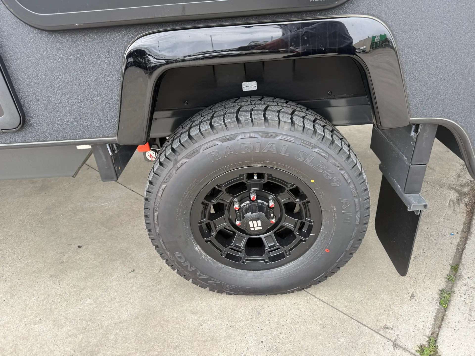 18 Series SuperX Caravan Image