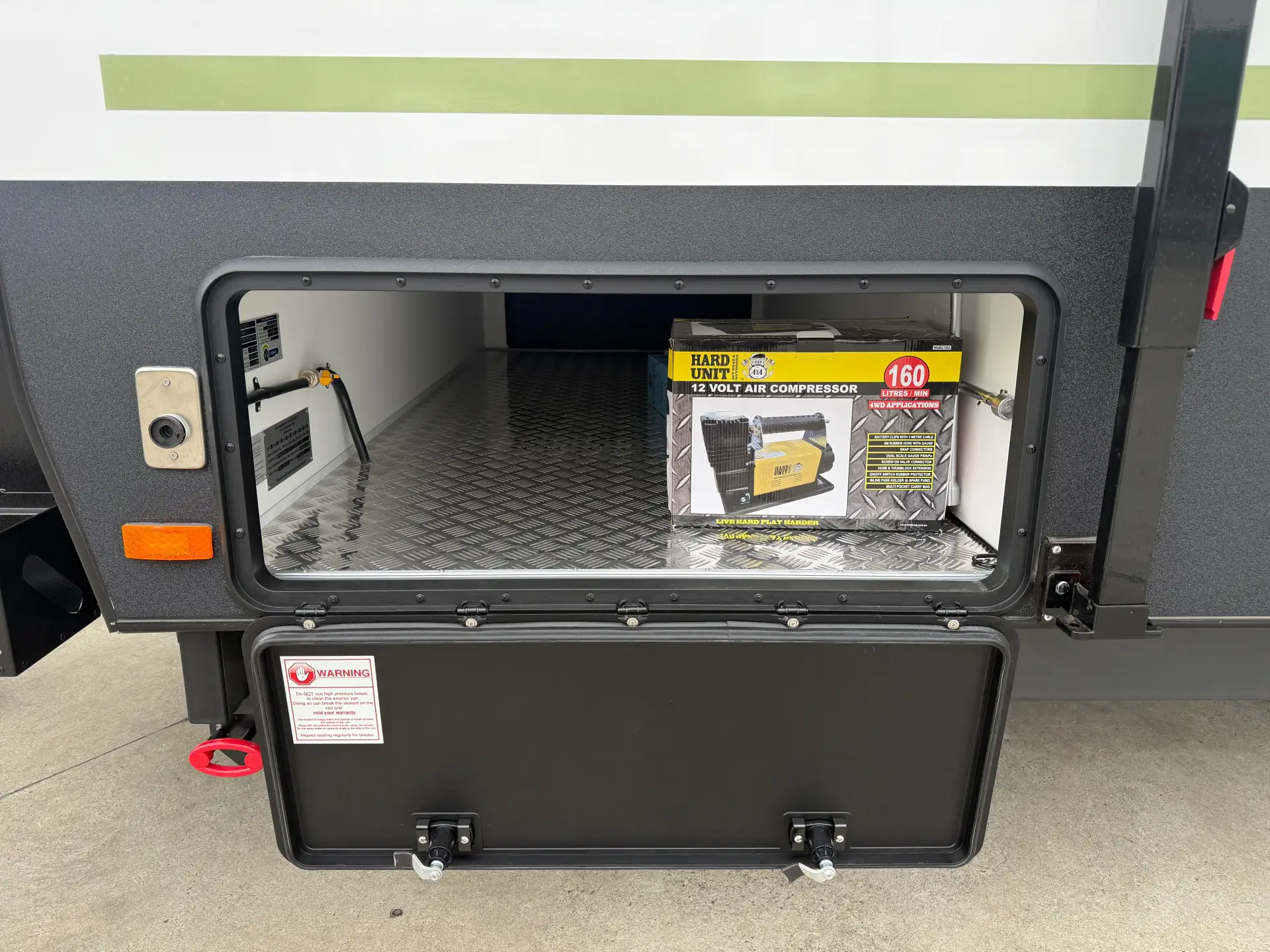 18 Series SuperX Caravan Image