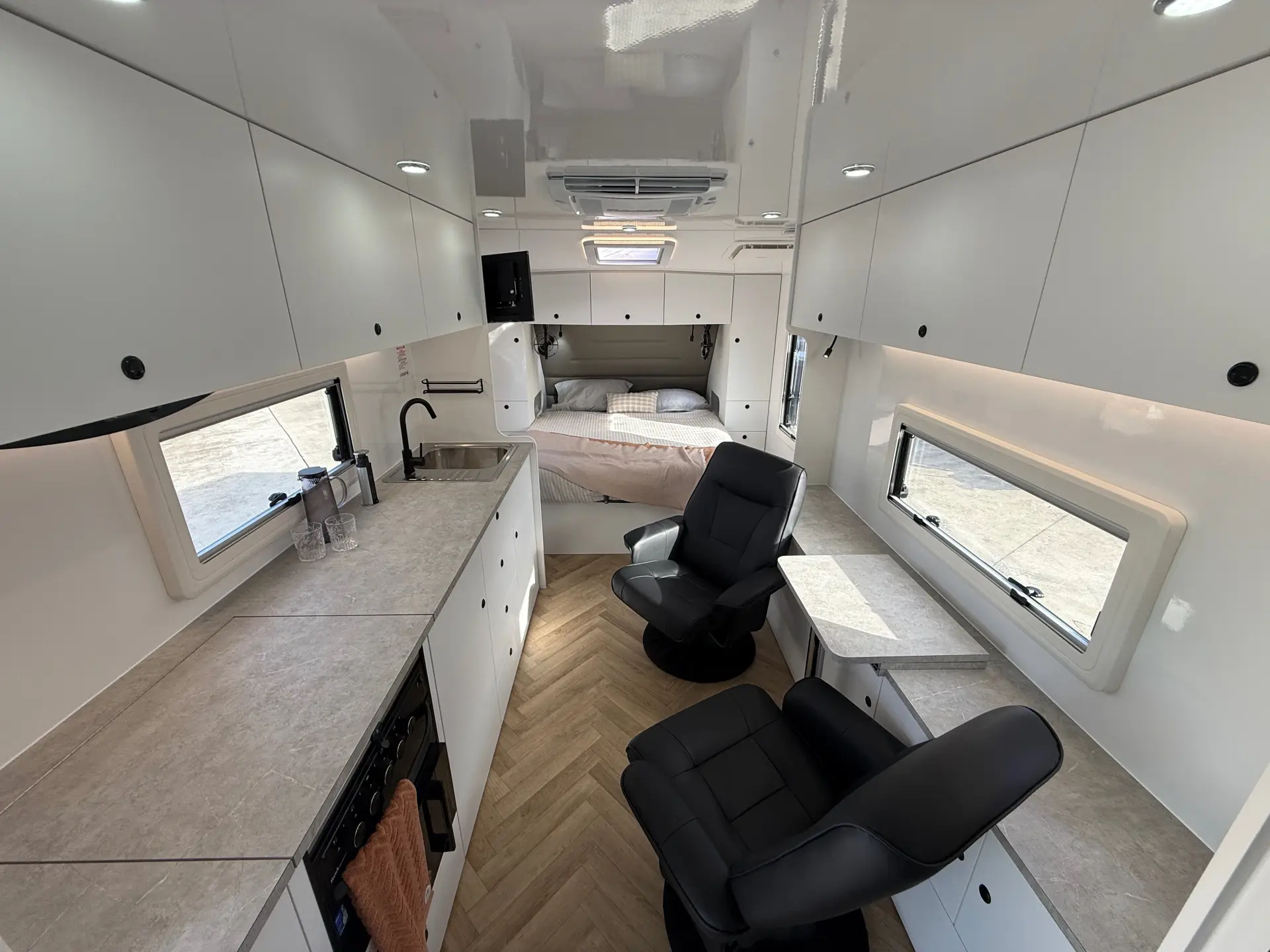 20 Series SuperX Caravan Image