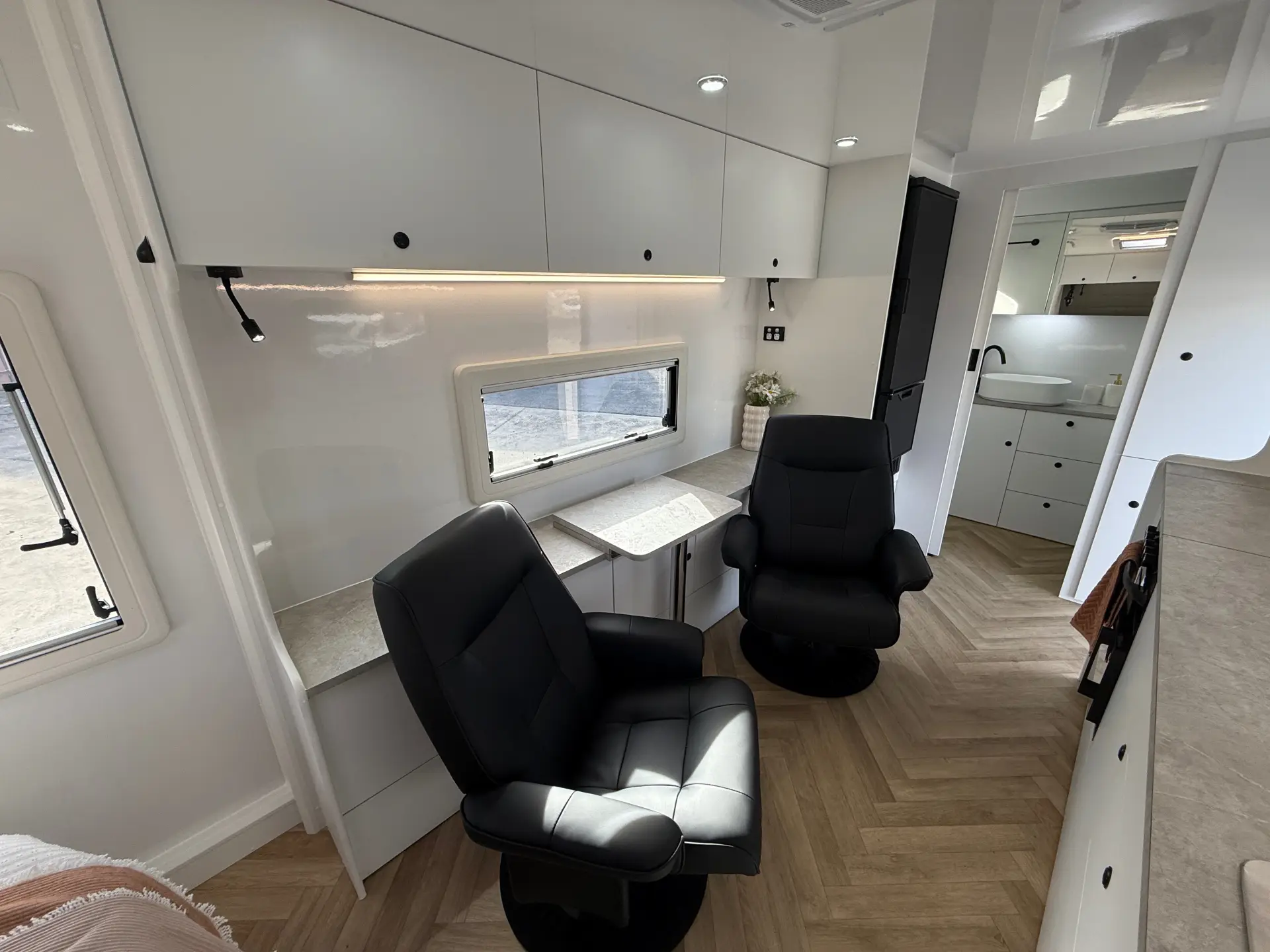 20 Series SuperX Caravan Image