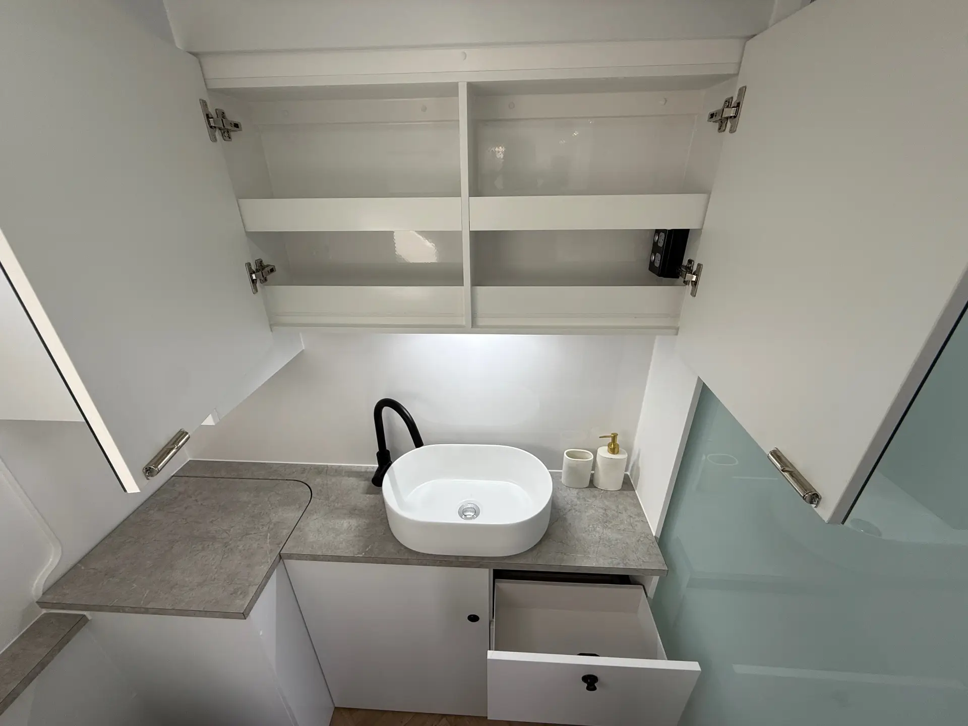 20 Series SuperX Caravan Image