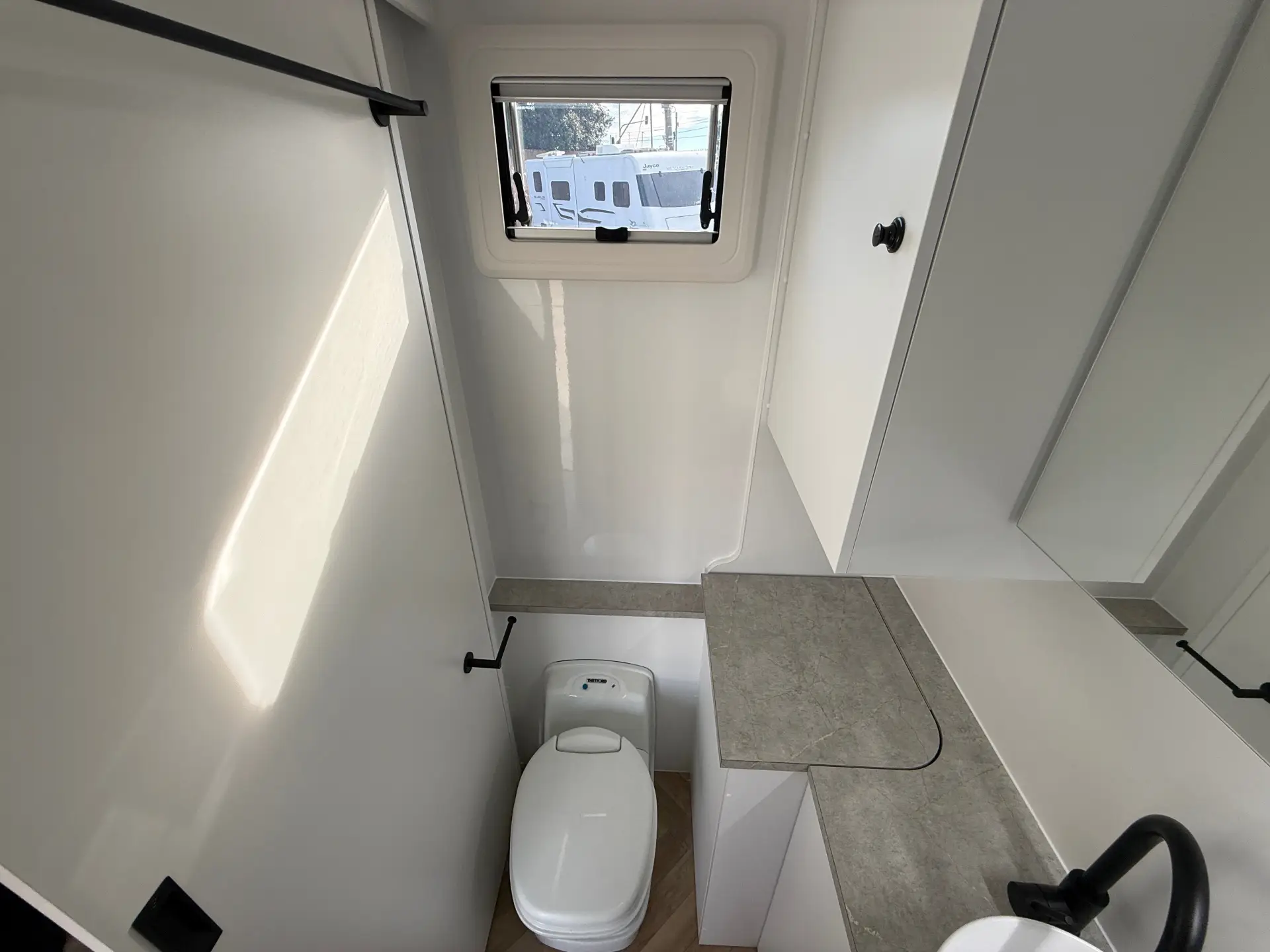 20 Series SuperX Caravan Image