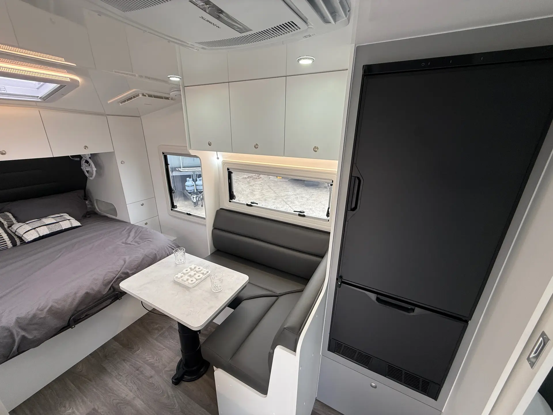 15 Series SuperX Caravan Image