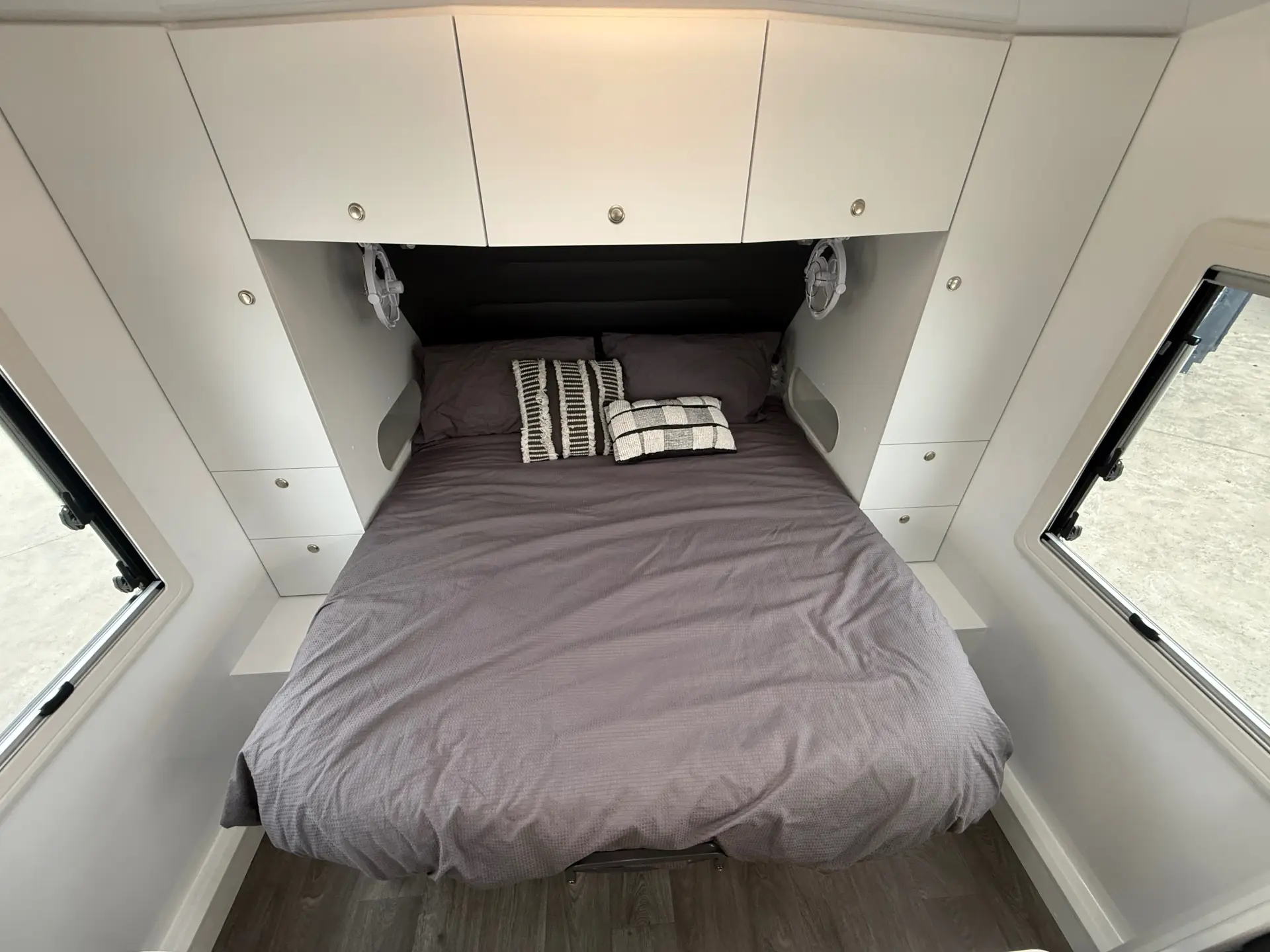 15 Series SuperX Caravan Image