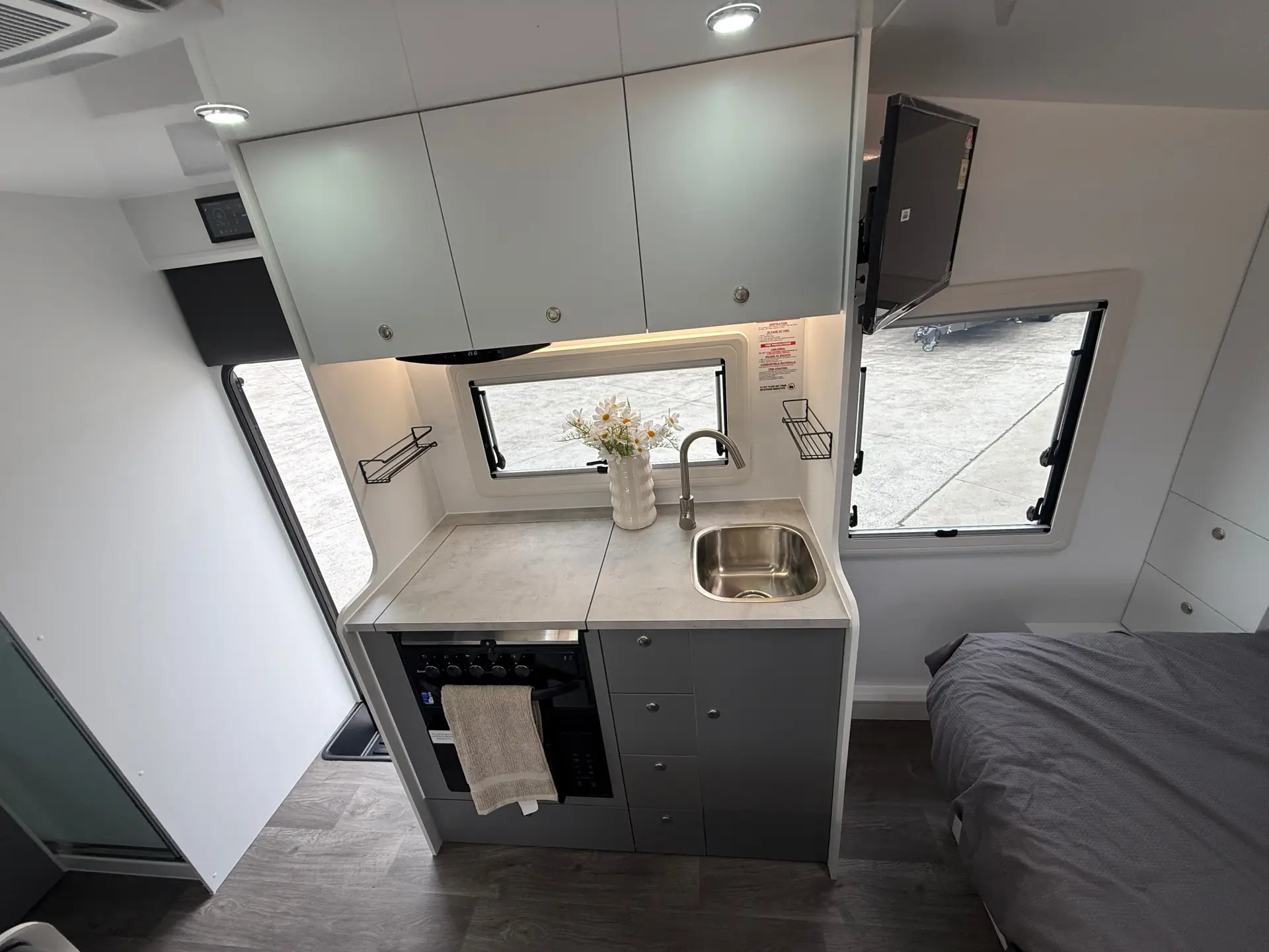 15 Series SuperX Caravan Image