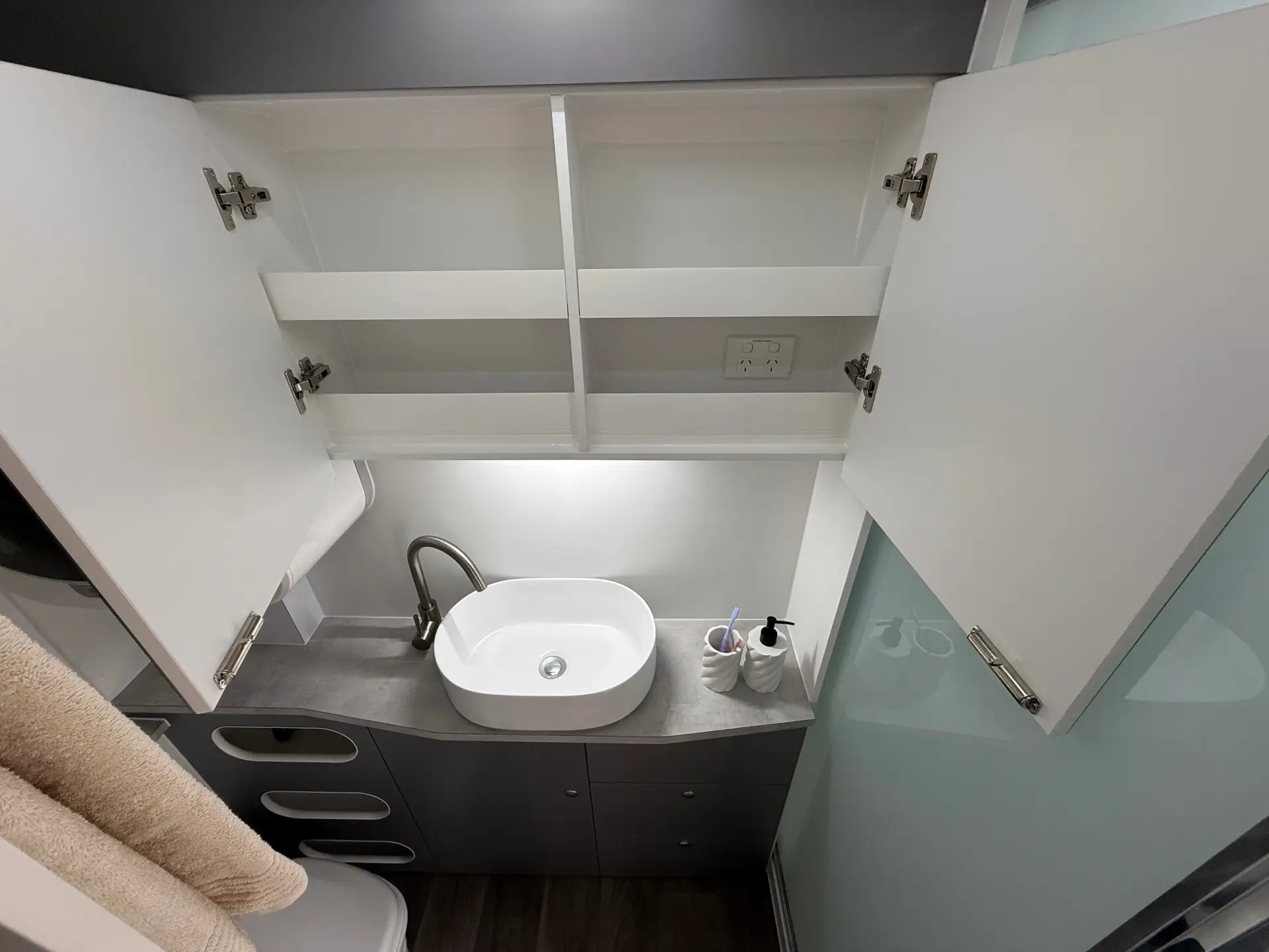 15 Series SuperX Caravan Image
