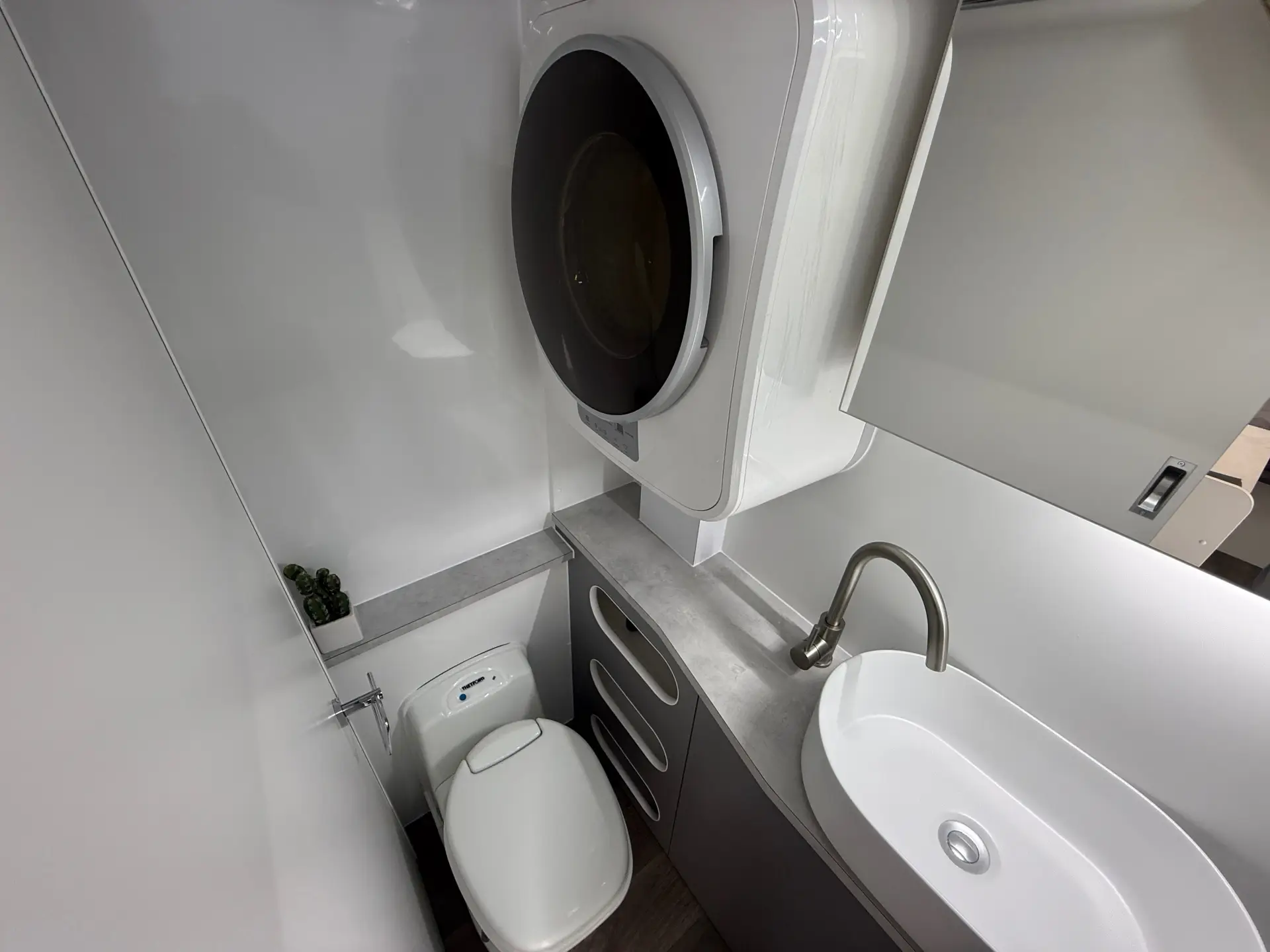 15 Series SuperX Caravan Image
