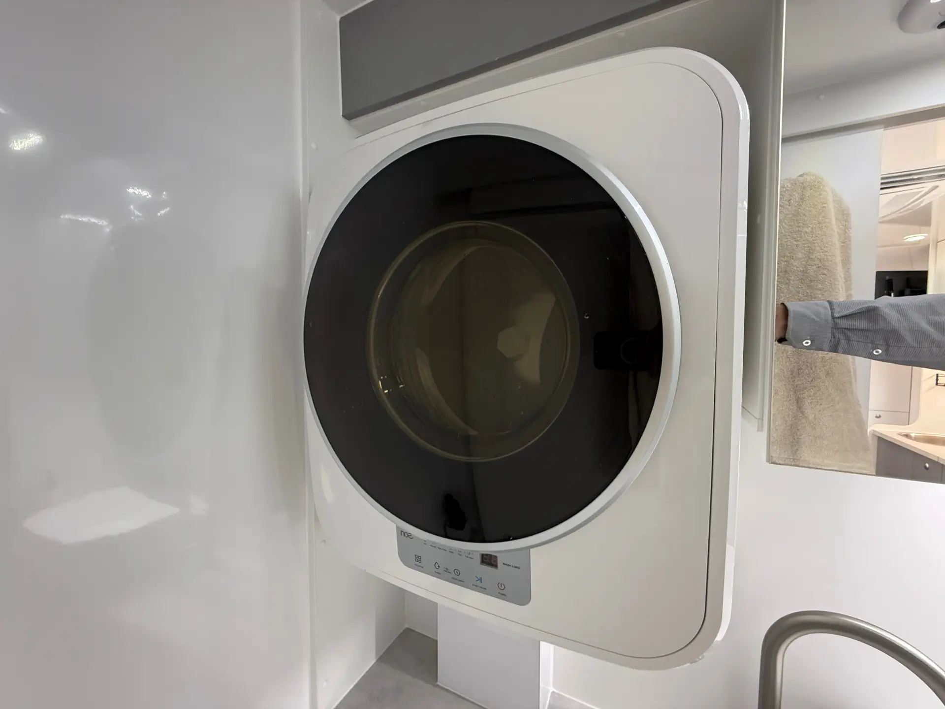 15 Series SuperX Caravan Image