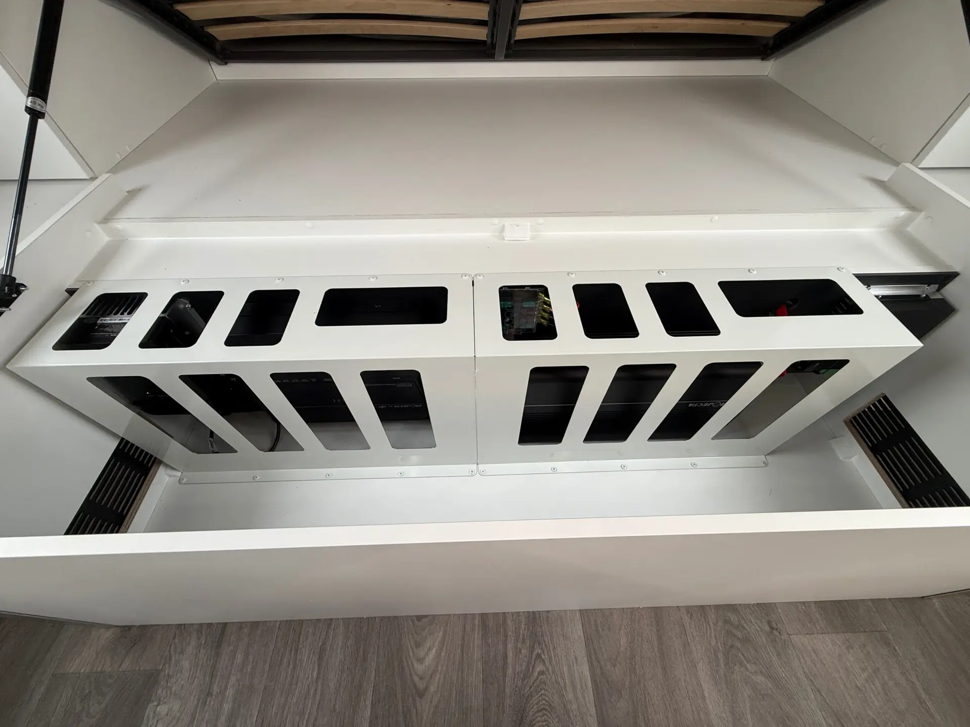 15 Series SuperX Caravan Image