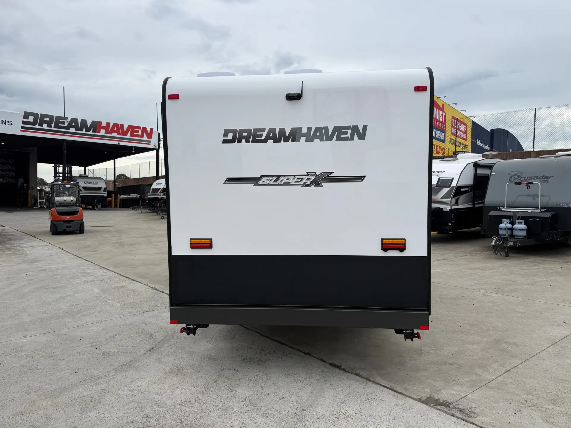 15 Series SuperX Caravan Image