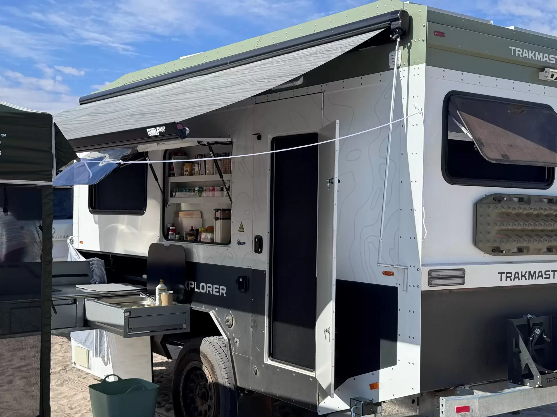 Caravan Exterior