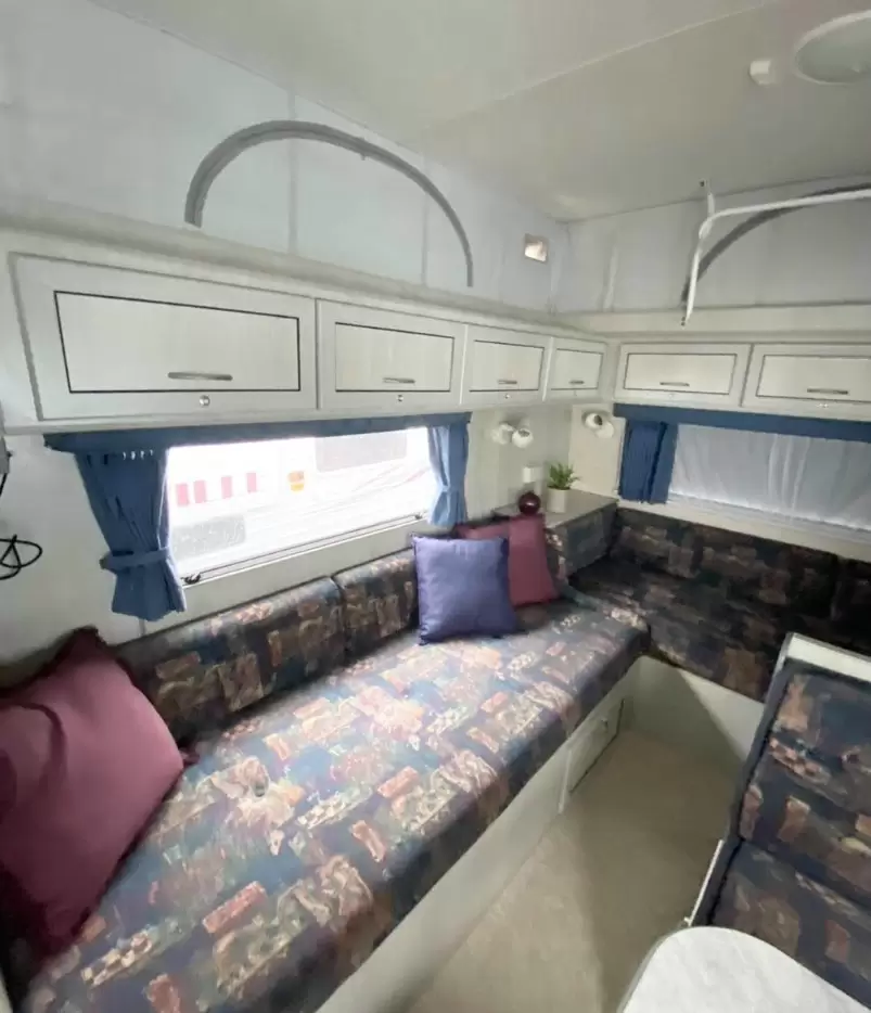 USED 1999 REGENT 16' PARKLANE