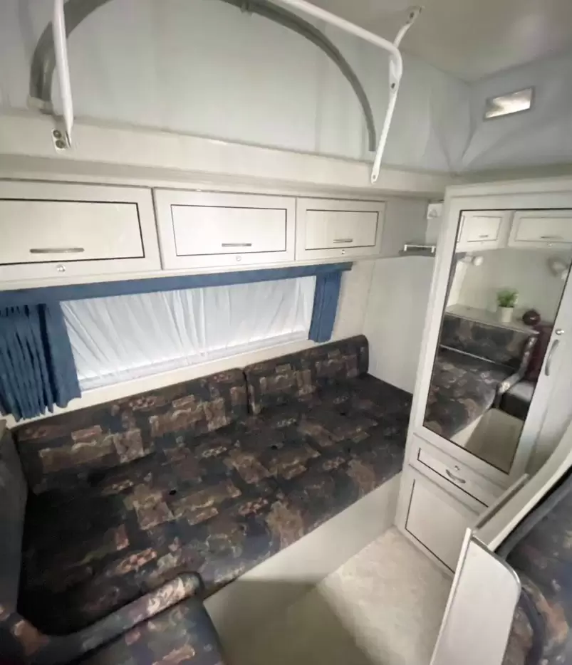 USED 1999 REGENT 16' PARKLANE