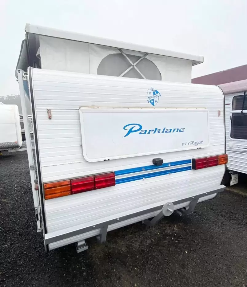USED 1999 REGENT 16' PARKLANE
