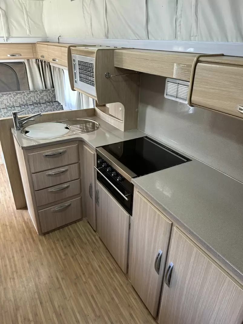 USED 2011 JAYCO EXPANDA
