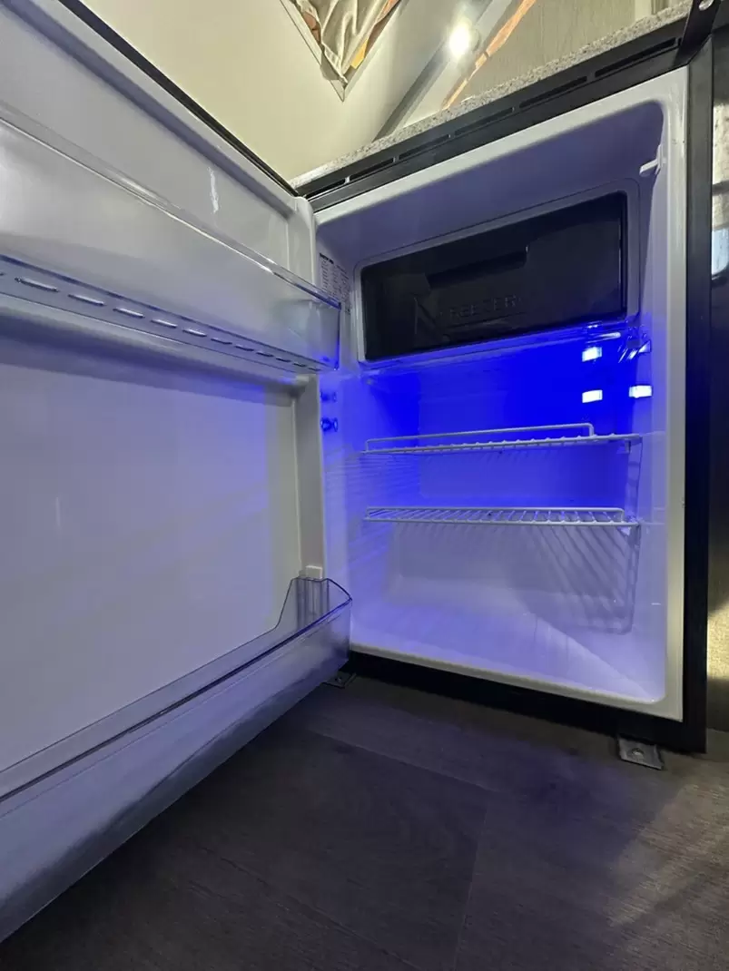 USED 2023 AVAN 12' CRUISELINER