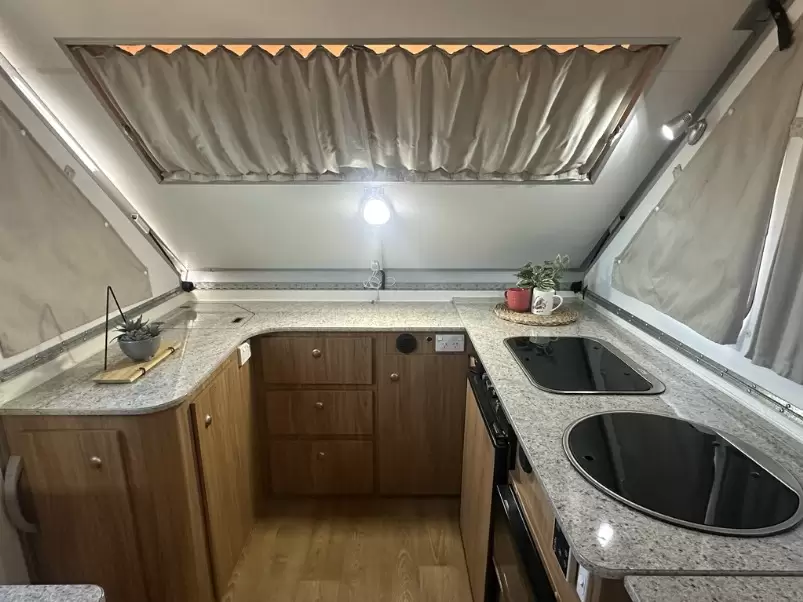 USED 2016 AVAN CRUISELINER