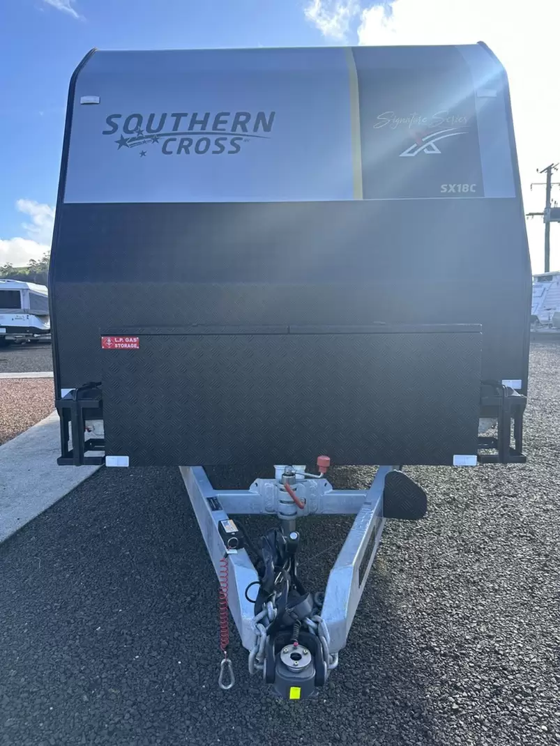 USED 2024 NEW AGE 20' SOUTHERN CROSS SIGNATURE