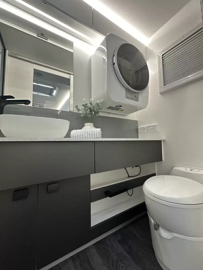 USED 2024 NEW AGE 20' SOUTHERN CROSS SIGNATURE