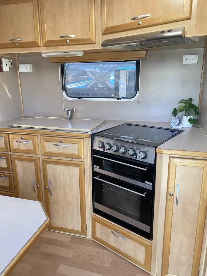 USED 2008 Creative Grant Tourer