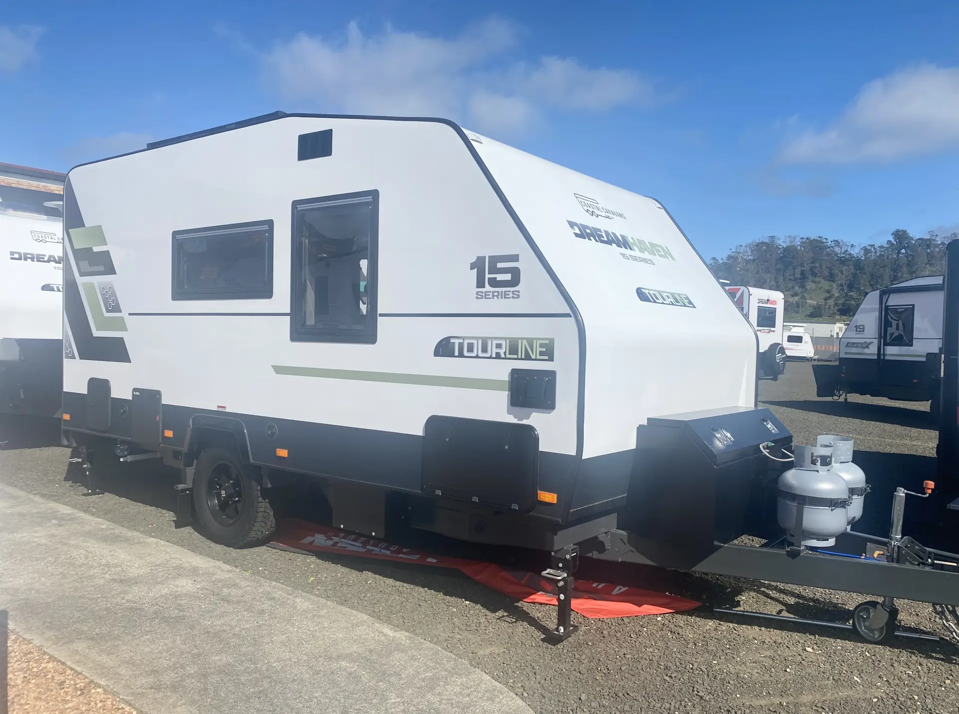 2025 Dreamhaven 15 Series Tourline