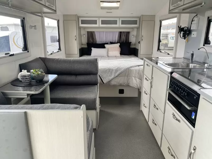 USED 2015 SUPREME EXECUTIVE